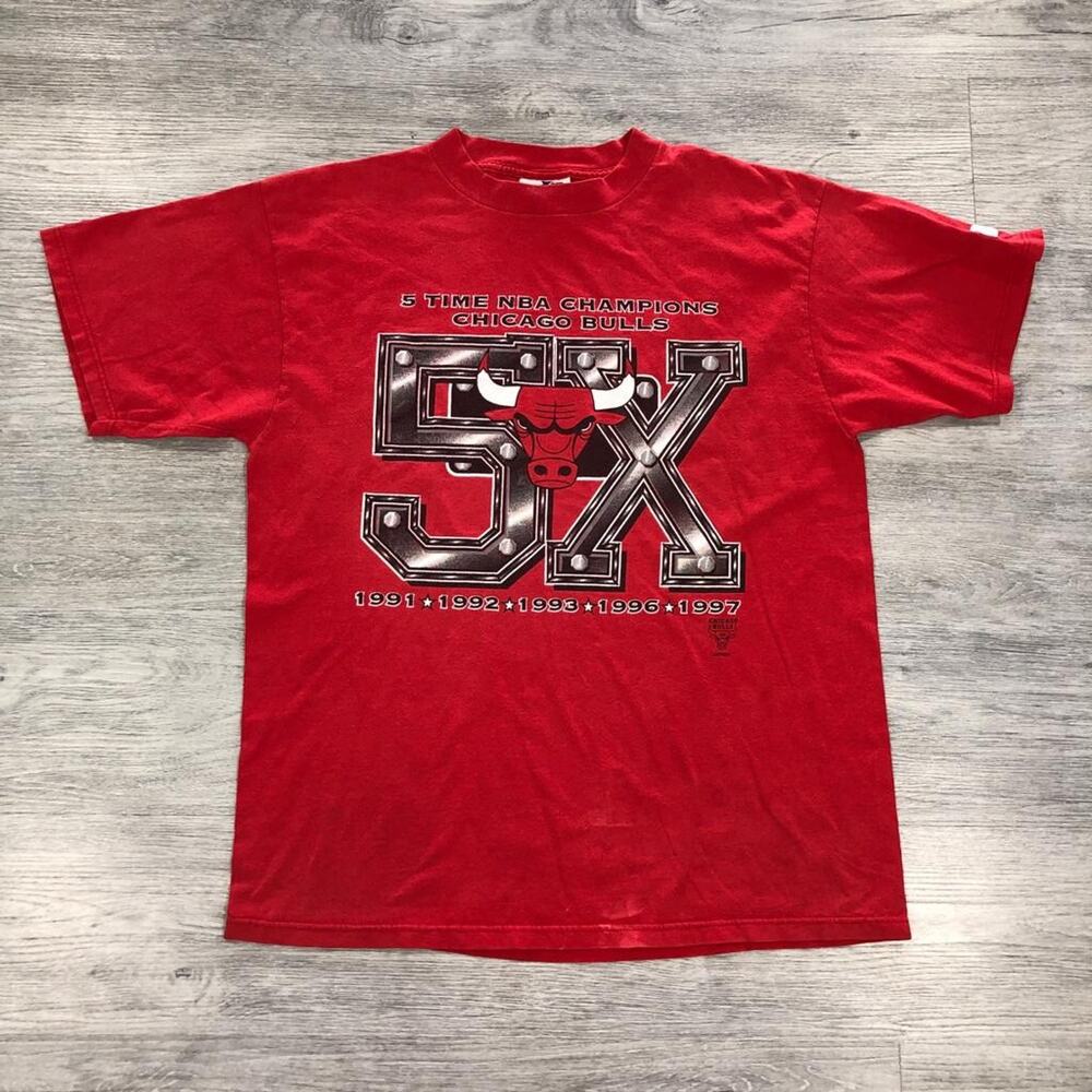 VTG Logo Athletic 1997 Sz Large Chicago Bulls 5 Time NBA Champions Rings T Shirt